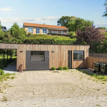 Semesterbostad 4 Star In *